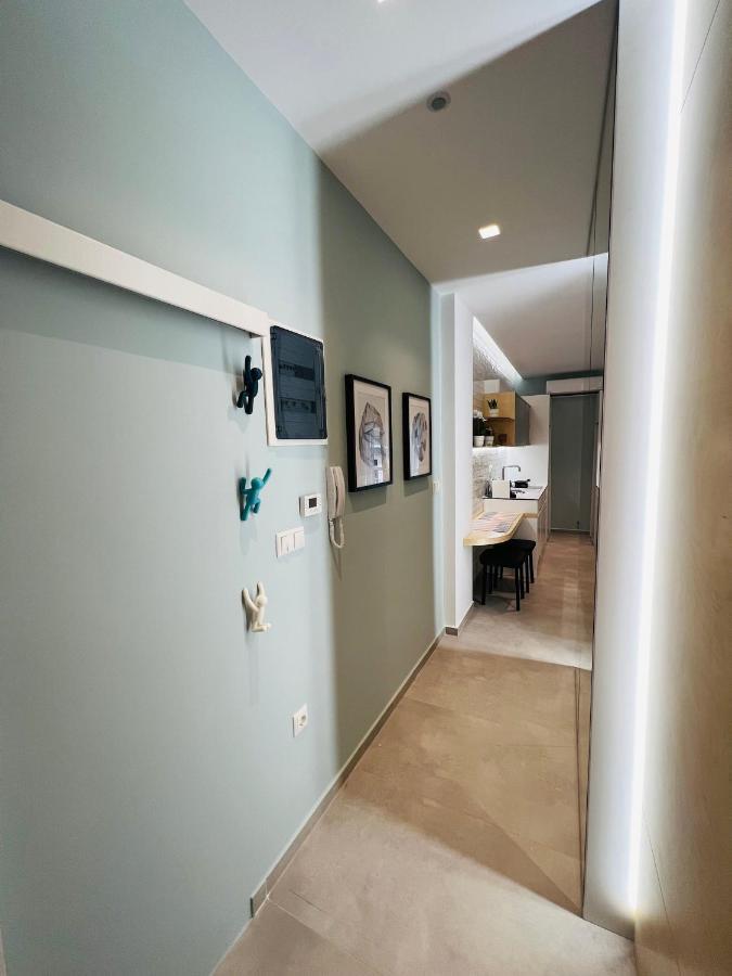Bright And Modern Downtown * Salonic